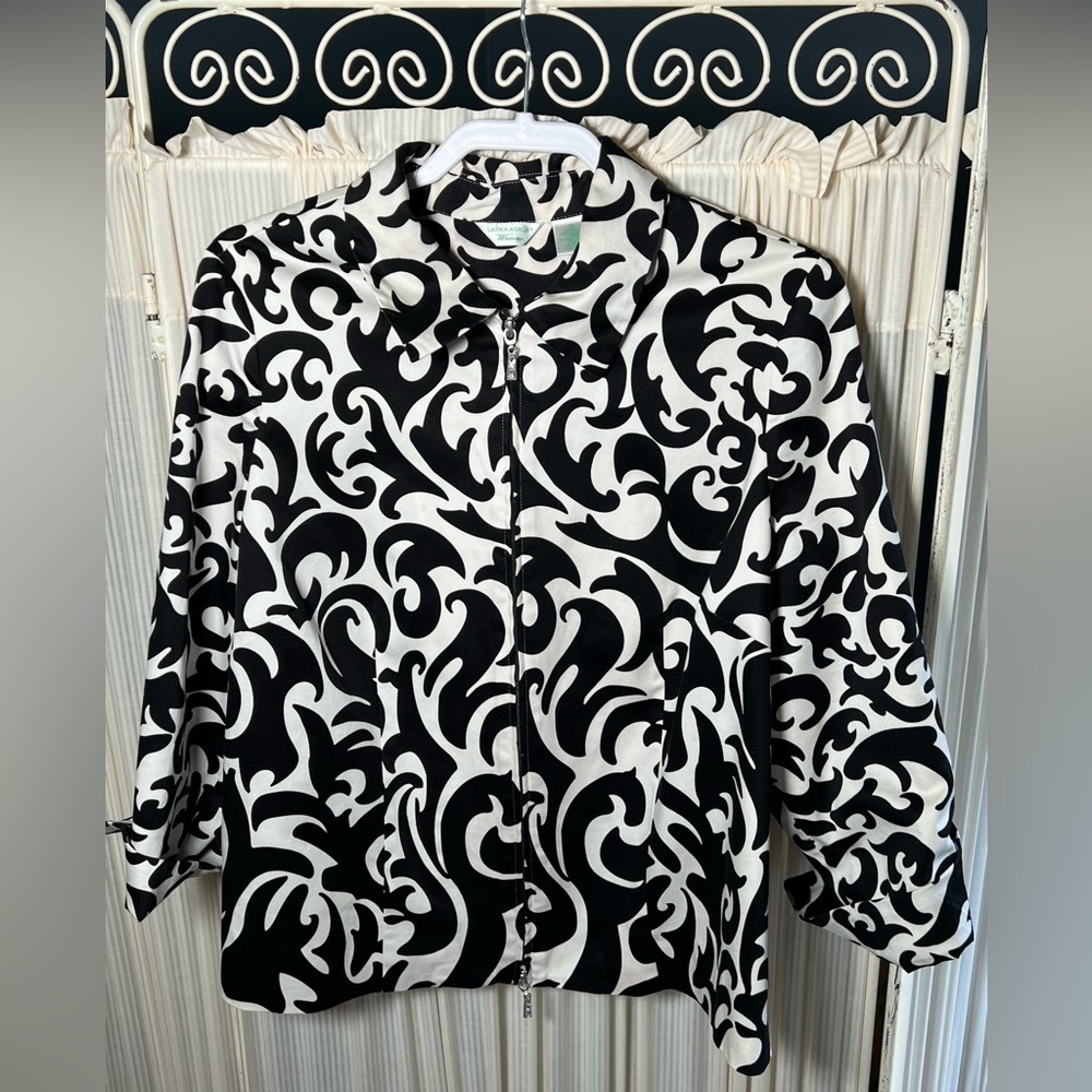 Laura Ashley for Women Size 1X Black and White Zippered Jacket Lined